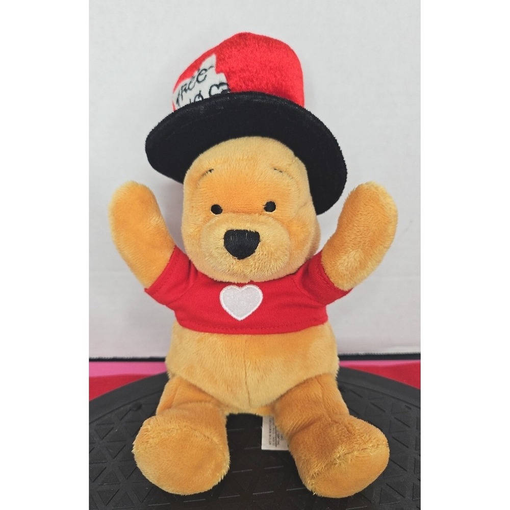 Disney Store Free Hugs Valentine's Day Winnie The Pooh Plush love bear‎ 8 Inch